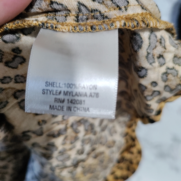 Mi Ami animal print balloon sleeve top size large NWT - Picture 5 of 5